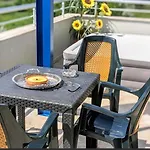 Sunny Retreat For Two Appartamento