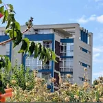 Sunny Retreat For Two Appartamento