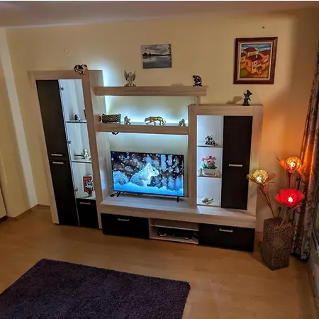 Homely Bulgarian Apartment 1 Bed Апартаменты *